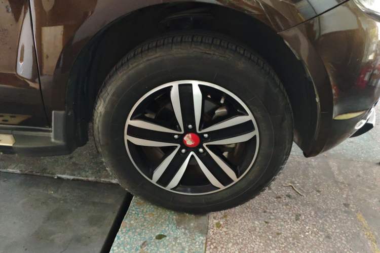 Used Geely Auto GX7 2015 Sport Edition 2.0L Automatic Luxury Model Right Front Wheel Hub