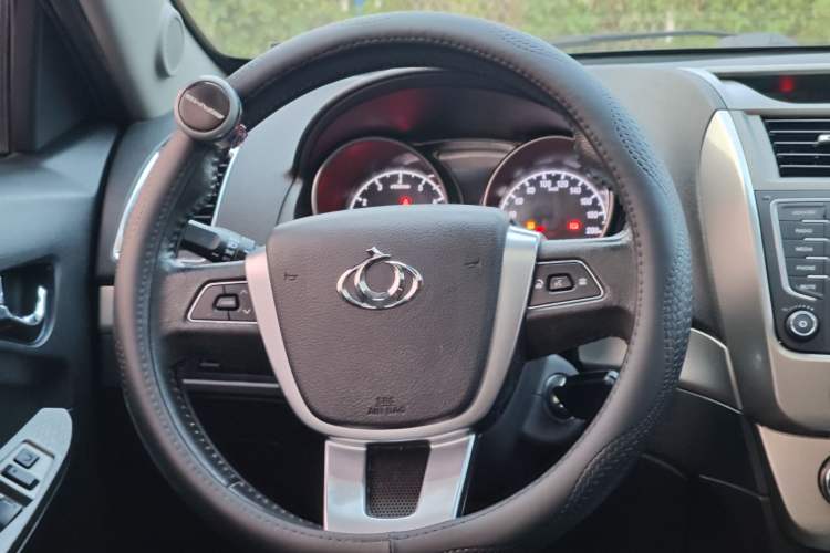 Used Geely Auto GX7 2015 Classic Edition 1.8L Manual Elite Model China V Standard Steering Wheel