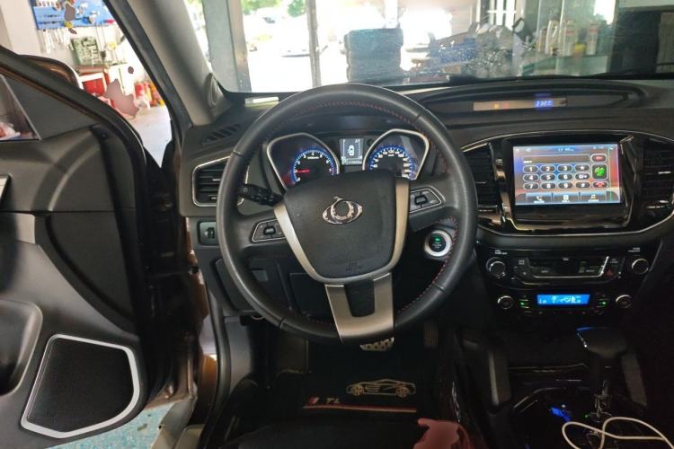 Used Geely Auto GX7 2015 Sport Edition 2.0L Automatic Luxury Model Steering Wheel