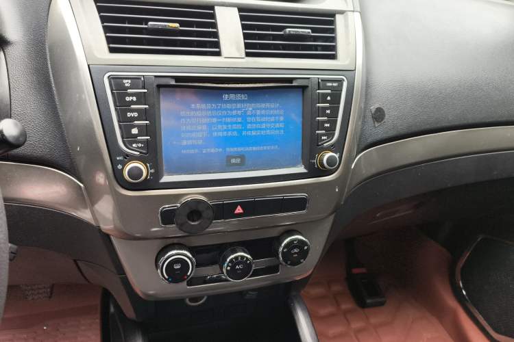 Used Geely Auto GX7 2015 Classic Edition 1.8L Manual Elite Model China IV Audio And AC Panel