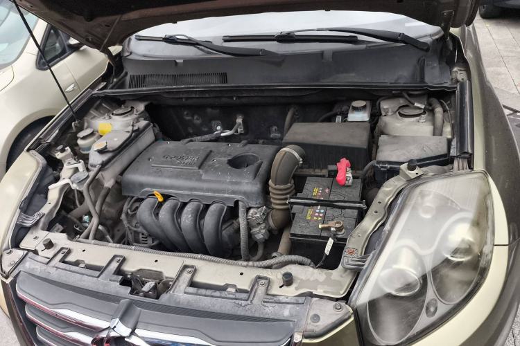 Used Geely Auto GX7 2015 Classic Edition 1.8L Manual Elite Model China IV Engine Bay