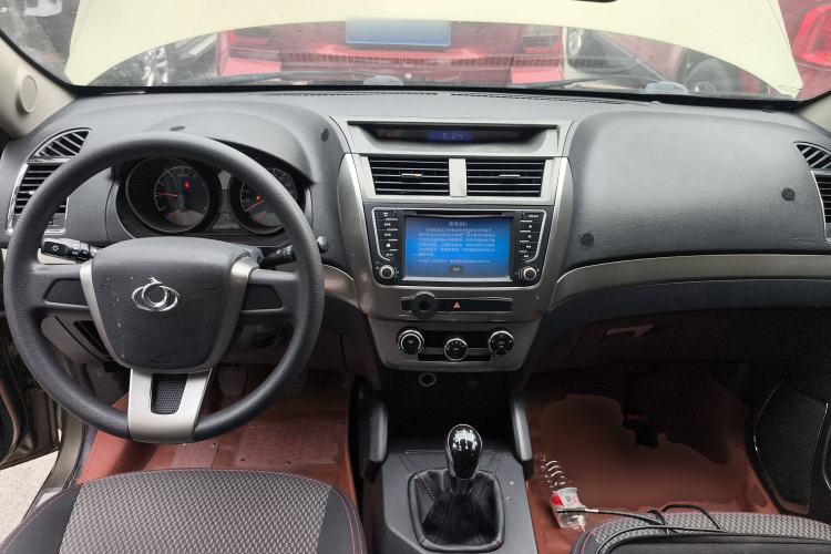 Used Geely Auto GX7 2015 Classic Edition 1.8L Manual Elite Model China IV Interior 2