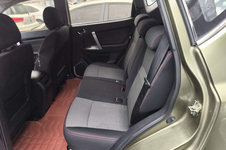 Used Geely Auto GX7 2015 Classic Edition 1.8L Manual Elite Model China IV Interior 4