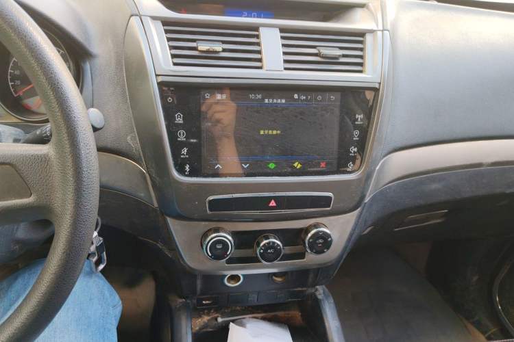 Used Geely Auto GX7 2015 Classic Edition 1.8L Manual Elite Model China IV Audio And AC Panel