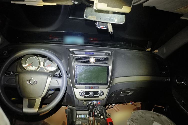 Used Geely Auto GX7 2015 Classic Edition 1.8L Manual New Urban Upgrade Version China V Standard Center Console