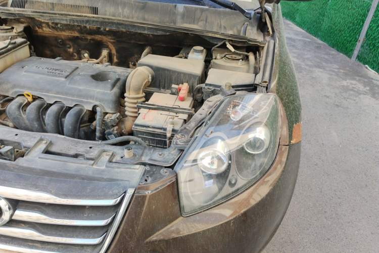 Used Geely Auto GX7 2015 Classic Edition 1.8L Manual Elite Model China IV Engine Bay Left
