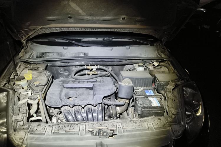 Used Geely Auto GX7 2015 Classic Edition 1.8L Manual New Urban Upgrade Version China V Standard Engine Bay