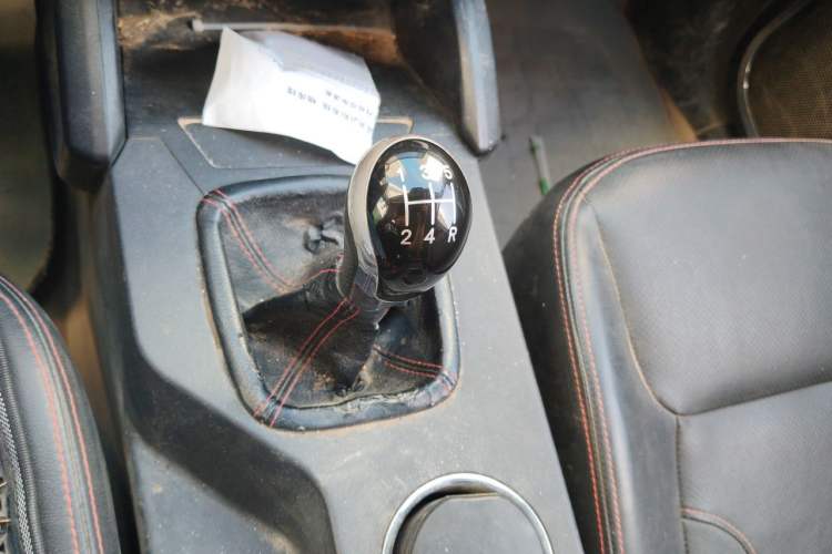 Used Geely Auto GX7 2015 Classic Edition 1.8L Manual Elite Model China IV Gear Lever