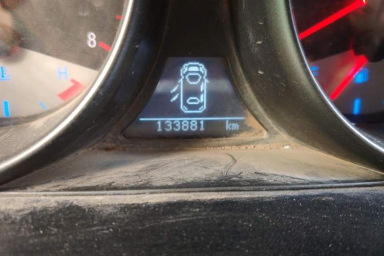 Used Geely Auto GX7 2015 Classic Edition 1.8L Manual Elite Model China IV Odometer Close Up