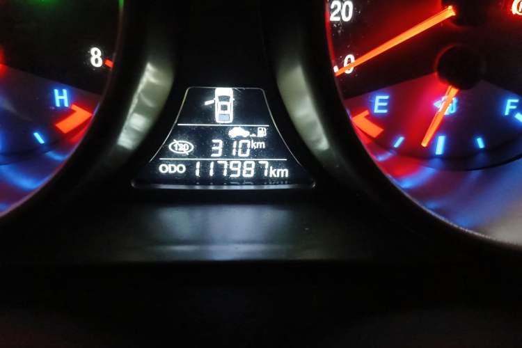 Used Geely Auto GX7 2015 Classic Edition 1.8L Manual New Urban Upgrade Version China V Standard Odometer Close Up