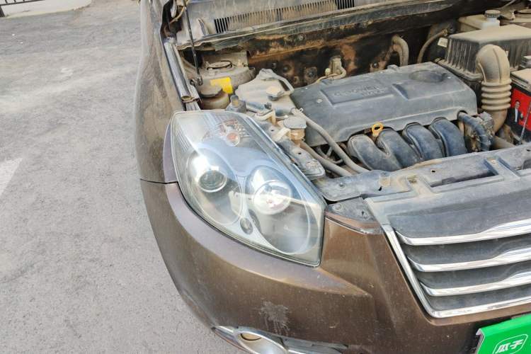 Used Geely Auto GX7 2015 Classic Edition 1.8L Manual Elite Model China IV Right Front Headlight