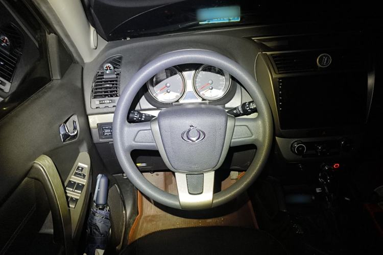 Used Geely Auto GX7 2015 Classic Edition 1.8L Manual New Urban Upgrade Version China V Standard Steering Wheel