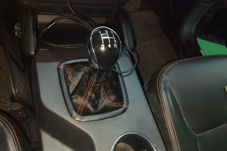 Used Geely Auto GX7 2015 Classic Edition 1.8L Manual Urban Model China V Standard Gear Lever