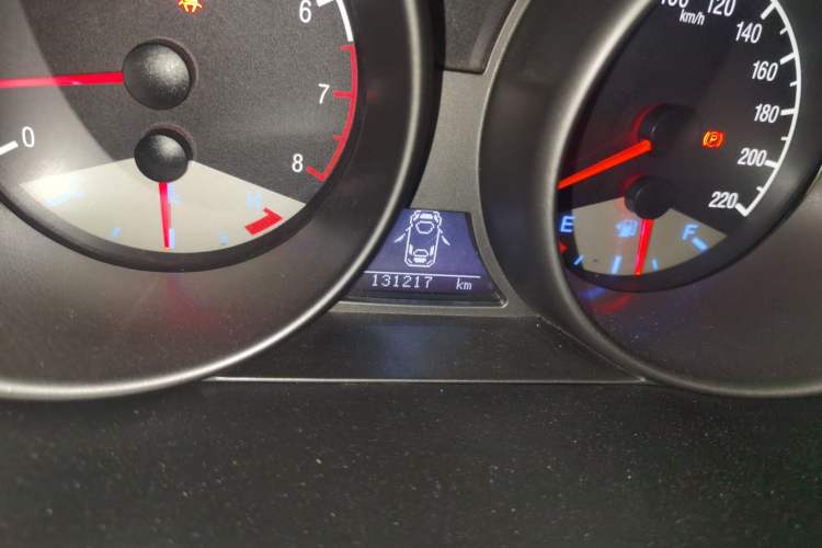 Used Geely Auto GX7 2015 Classic Edition 1.8L Manual Urban Model China V Standard Odometer Close Up