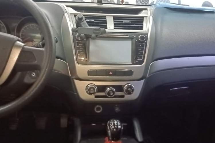 Used Geely Auto GX7 2015 Classic Edition 1.8L Manual Urban Model China IV Audio And AC Panel