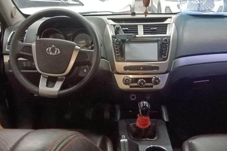 Used Geely Auto GX7 2015 Classic Edition 1.8L Manual Urban Model China IV Center Console