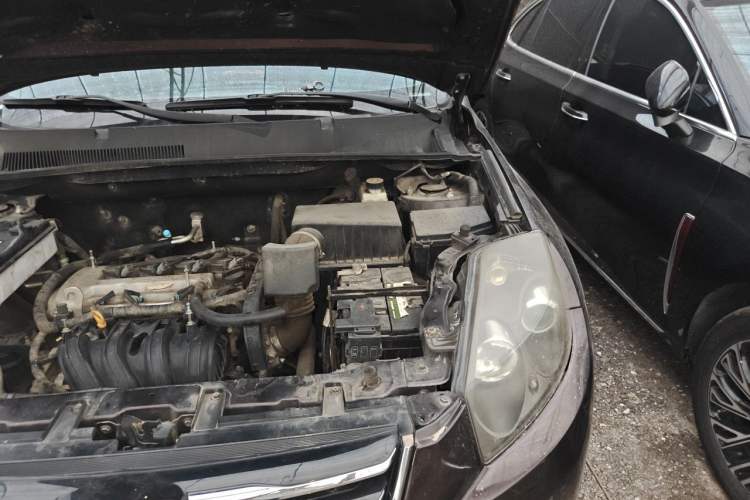 Used Geely Auto GX7 2015 Classic Edition 1.8L Manual Elite Model China V Standard Engine Bay Left