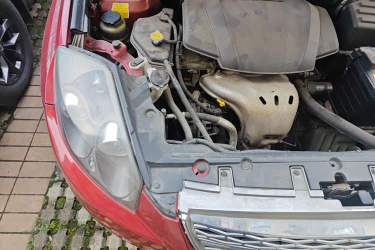 Used Geely Auto GX7 2015 Sports Edition 2.0L Automatic Prestige Model Engine Bay Right