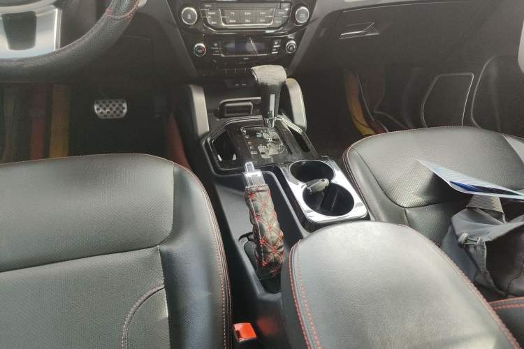 Used Geely Auto GX7 2015 Sports Edition 2.0L Automatic Luxury Upgrade Version China V Standard Gear Lever