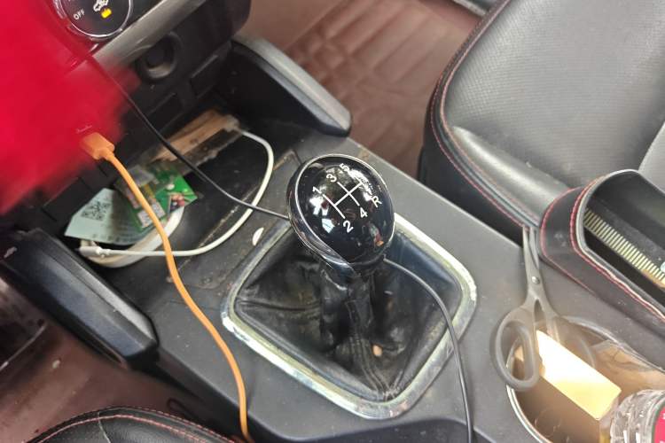 Used Geely Auto GX7 2015 Classic Edition 1.8L Manual Elite Model China V Standard Gear Lever