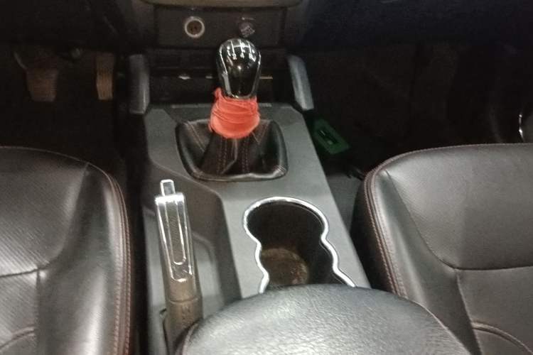 Used Geely Auto GX7 2015 Classic Edition 1.8L Manual Urban Model China IV Gear Lever