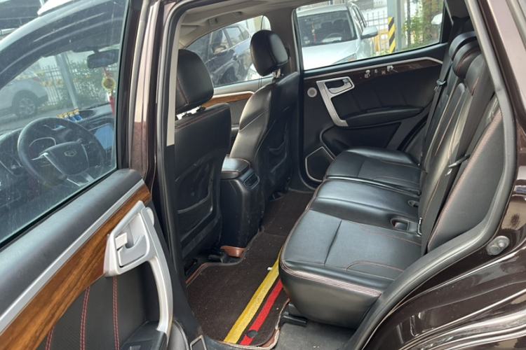 Used Geely Auto GX7 2015 Sports Edition 2.0L Automatic Luxury Upgrade Version China V Standard Interior 3