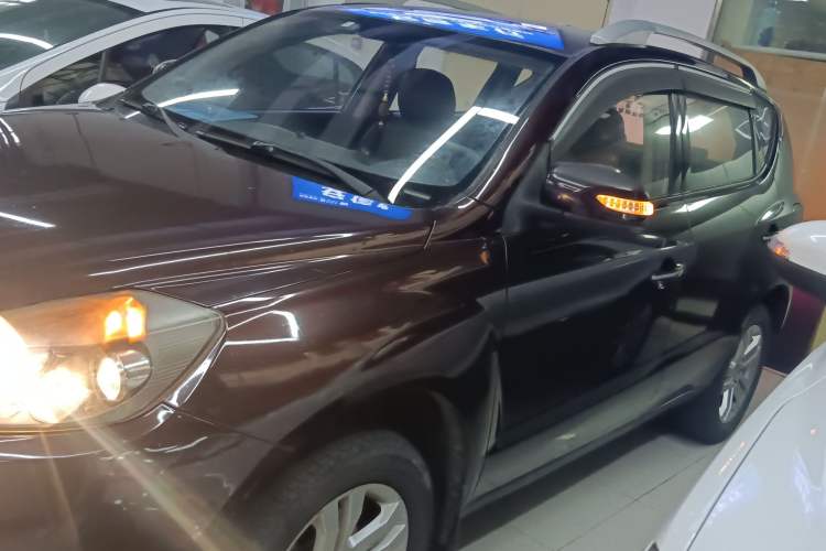 Used Geely Auto GX7 2015 Classic Edition 1.8L Manual Urban Model China IV Left Side