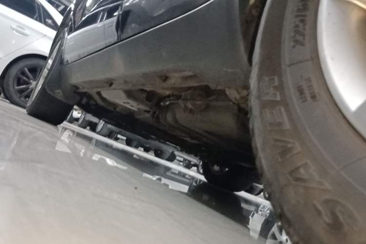 Used Geely Auto GX7 2015 Classic Edition 1.8L Manual Urban Model China IV Left Side Sill