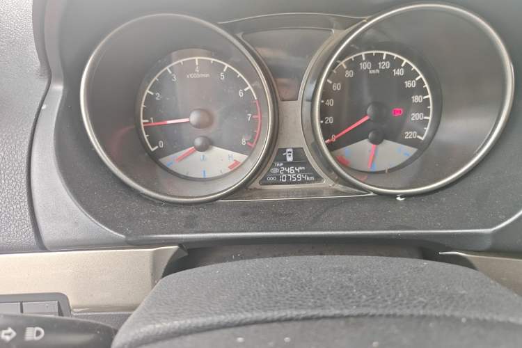 Used Geely Auto GX7 2015 Classic Edition 1.8L Manual Elite Model China V Standard Odometer Close Up