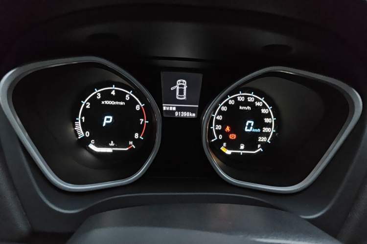 Used Geely Auto GX7 2015 Sports Edition 2.0L Automatic Prestige Model Odometer Close Up