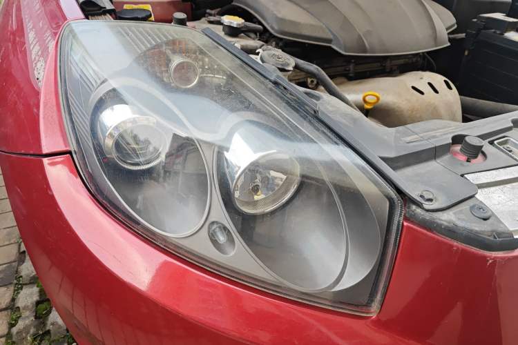 Used Geely Auto GX7 2015 Sports Edition 2.0L Automatic Prestige Model Right Front Headlight