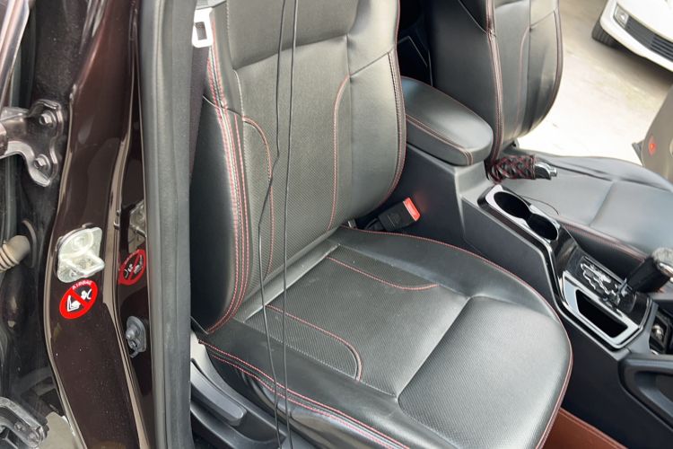 Used Geely Auto GX7 2015 Sports Edition 2.0L Automatic Luxury Upgrade Version China V Standard Right Front Seat