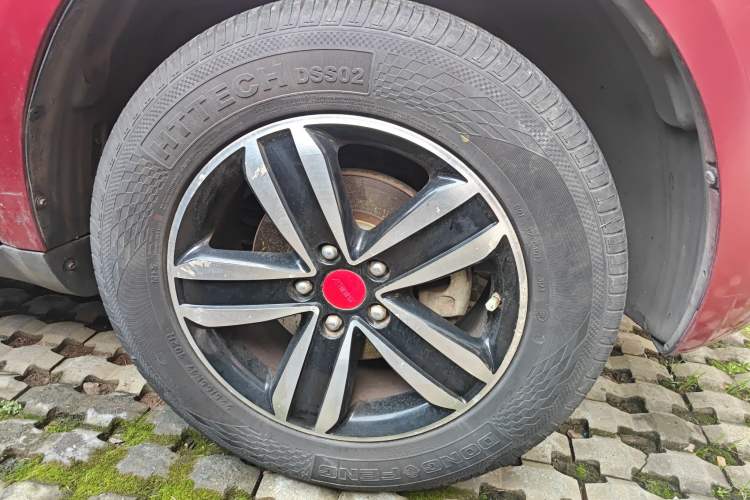 Used Geely Auto GX7 2015 Sports Edition 2.0L Automatic Prestige Model Right Front Wheel Hub