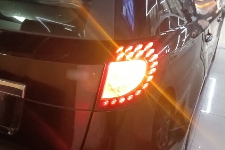 Used Geely Auto GX7 2015 Classic Edition 1.8L Manual Urban Model China IV Right Rear Taillight
