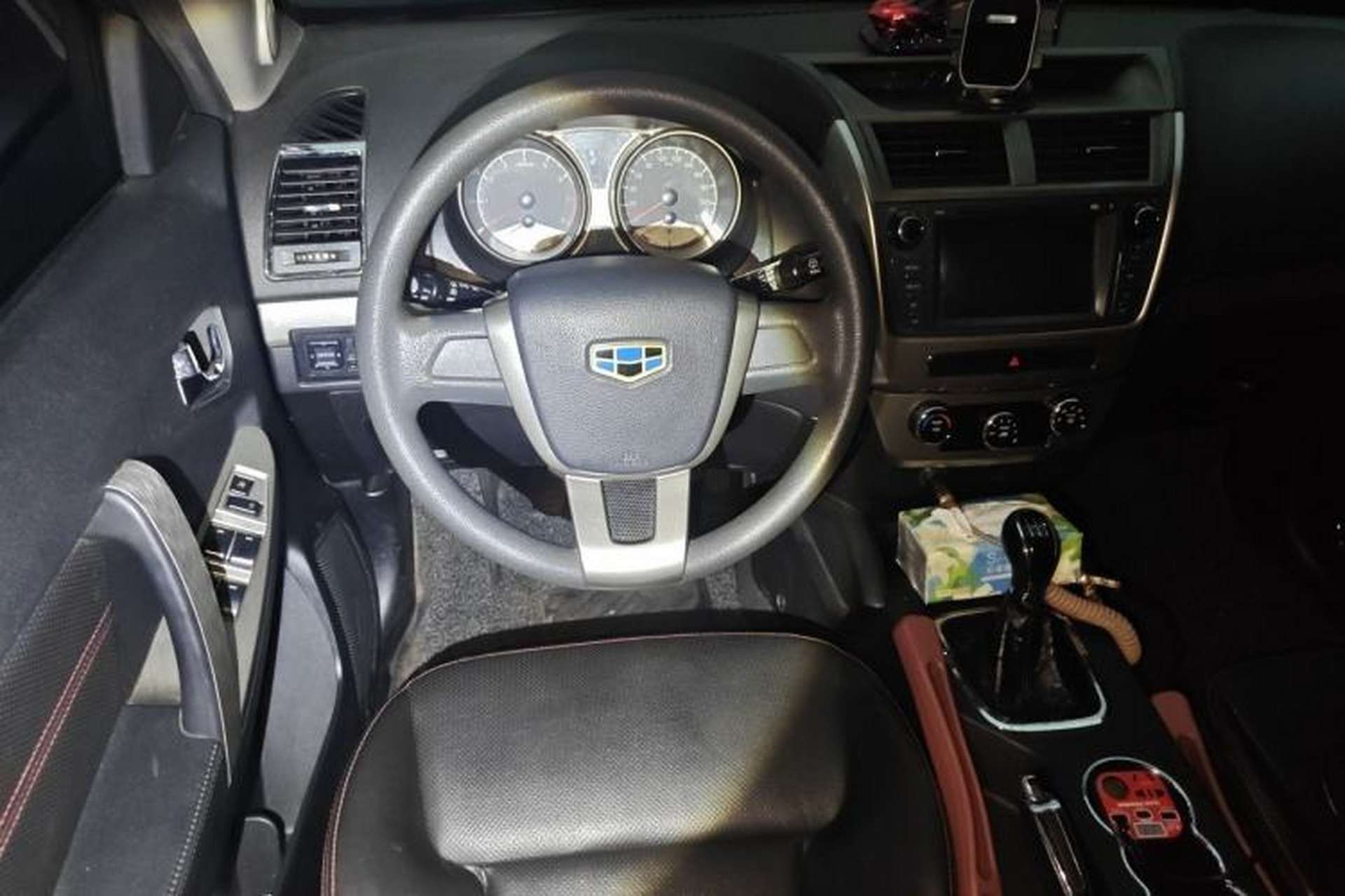 Used Geely Auto GX7 2015 Classic Edition 1.8L Manual Elite Model China V Standard Steering Wheel