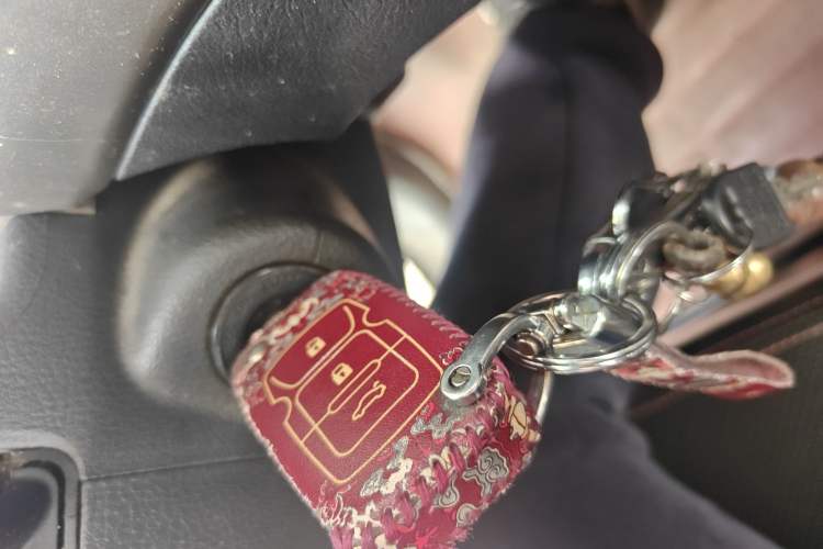 Used Geely Auto GX7 2015 Classic Edition 1.8L Manual Elite Model China V Standard Vehicle Key
