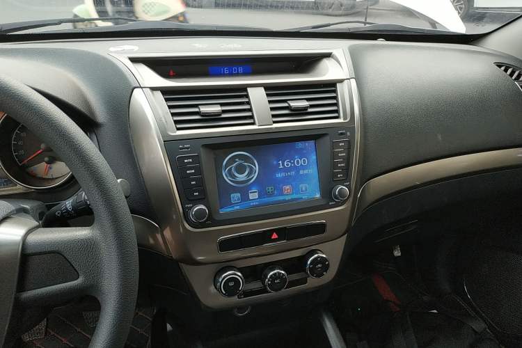 Used Geely Auto GX7 2015 Classic Edition 1.8L Manual Urban Model China IV Audio And AC Panel
