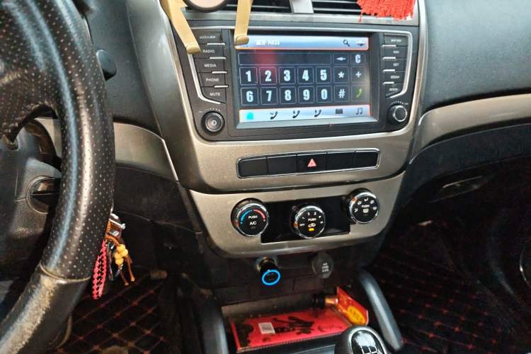 Used Geely Auto GX7 2015 Classic Edition 1.8L Manual Elite Model China V Standard Audio And AC Panel