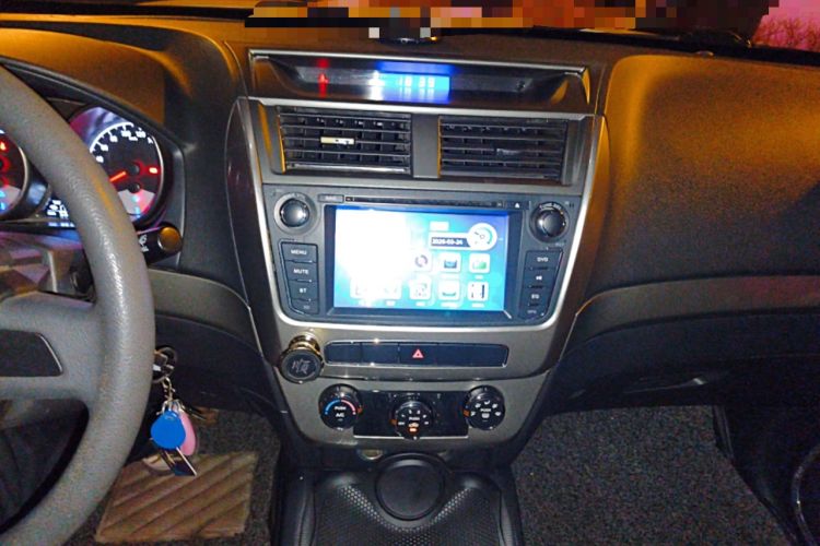 Used Geely Auto GX7 2015 Classic Edition 1.8L Manual Elite Model China V Standard Audio And AC Panel