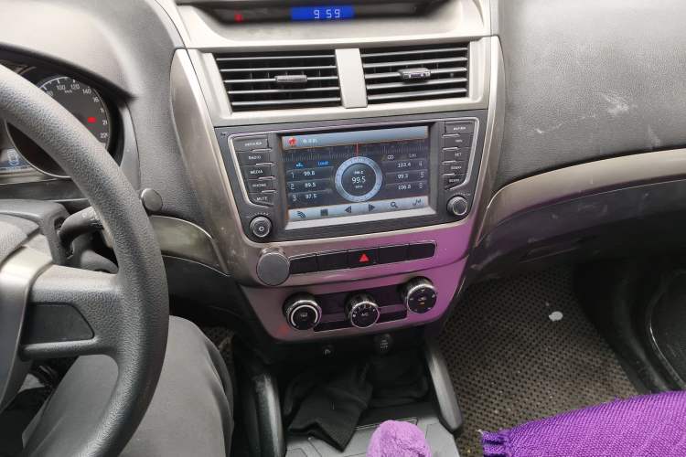Used Geely Auto GX7 2015 Classic Edition 1.8L Manual Elite Model China IV Audio And AC Panel