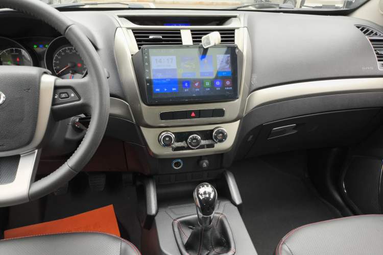 Used Geely Auto GX7 2015 Classic Edition 1.8L Manual Elite Model China IV Audio And AC Panel