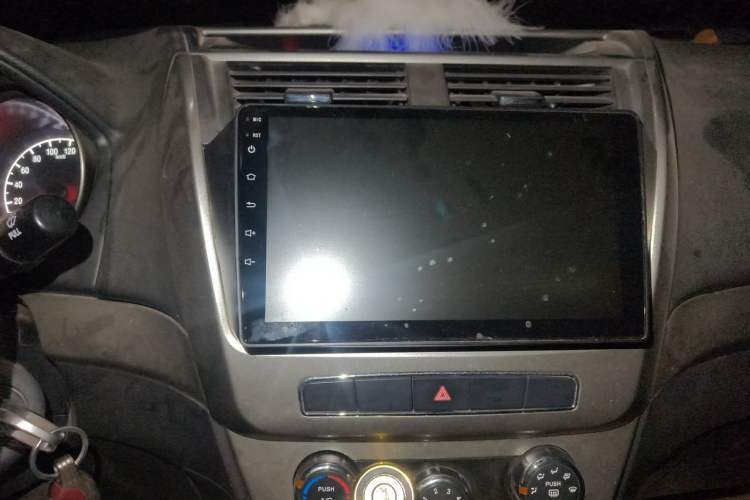 Used Geely Auto GX7 2015 Classic Edition 1.8L Manual Elite Model China V Standard Audio And AC Panel