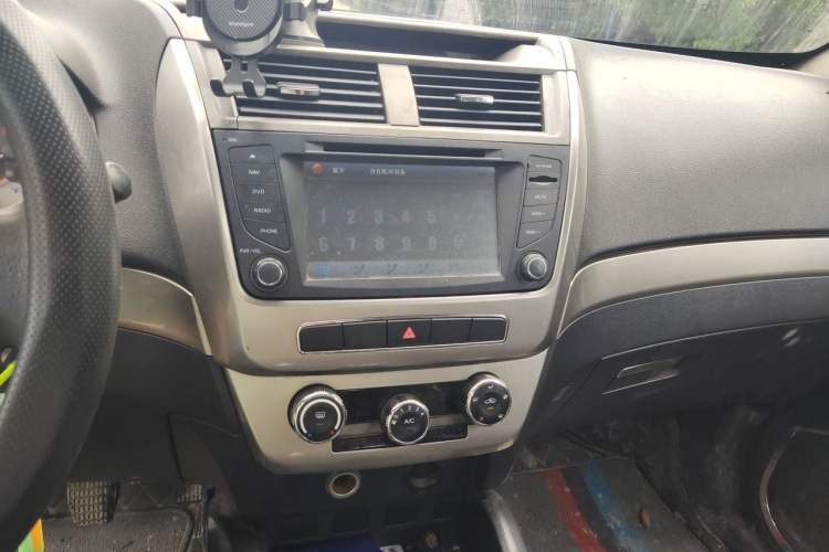Used Geely Auto GX7 2015 Classic Edition 1.8L Manual – Exclusive for Online Retailers – China IV Standard Audio And AC Panel