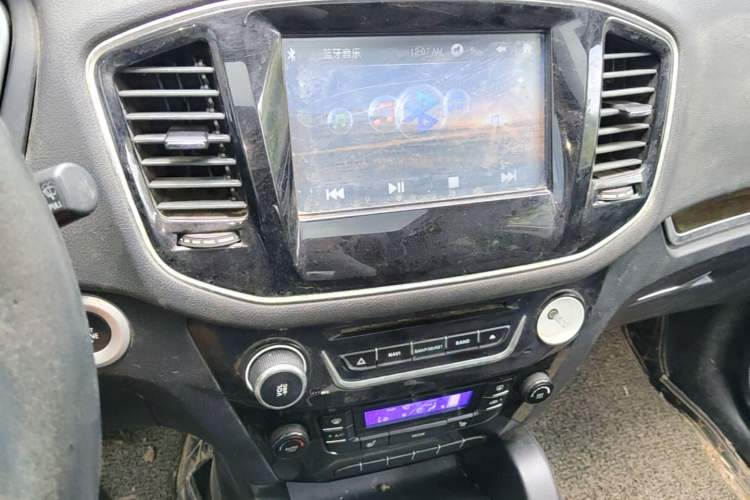 Used Geely Auto GX7 2015 Sport Edition 2.0L Automatic Luxury Model Audio And AC Panel
