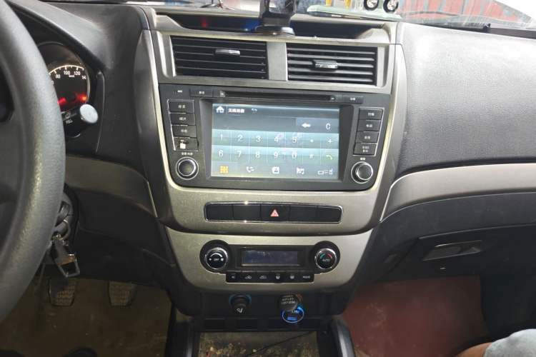 Used Geely Auto GX7 2015 Classic Edition 1.8L Manual Elite Model China IV Audio And AC Panel