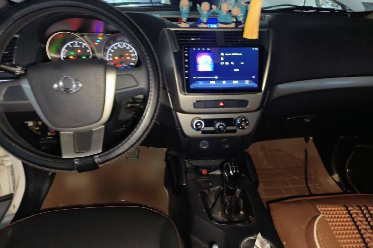 Used Geely Auto GX7 2015 Classic Edition 1.8L Manual Urban Model China IV Center Console