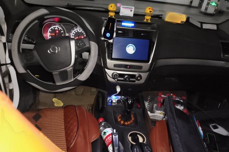 Used Geely Auto GX7 2015 Classic Edition 1.8L Manual New Urban Upgrade Version China V Standard Center Console