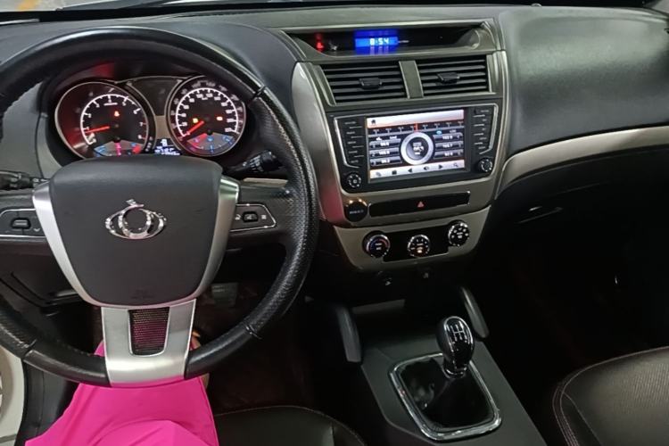 Used Geely Auto GX7 2015 Classic Edition 1.8L Manual Elite Model China V Standard Center Console