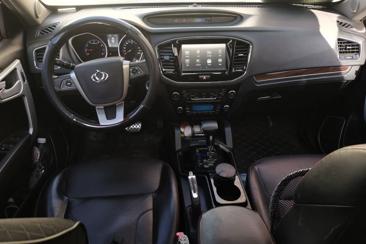 Used Geely Auto GX7 2015 Sports Edition 2.0L Automatic Prestige Model Center Console