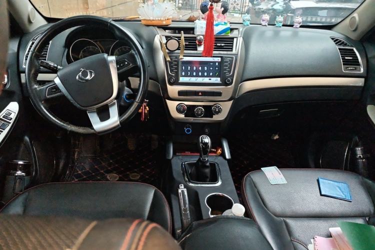 Used Geely Auto GX7 2015 Classic Edition 1.8L Manual Elite Model China V Standard Center Console